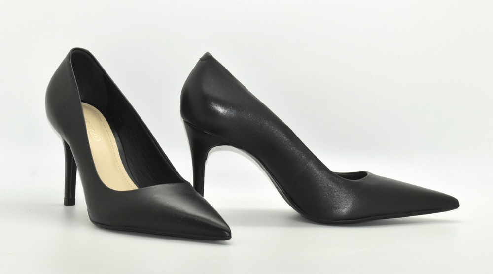 A4 NWOB AREZZO Black Leather Pointed Toe Classic Pump Heels Shoes Size 5.5 B